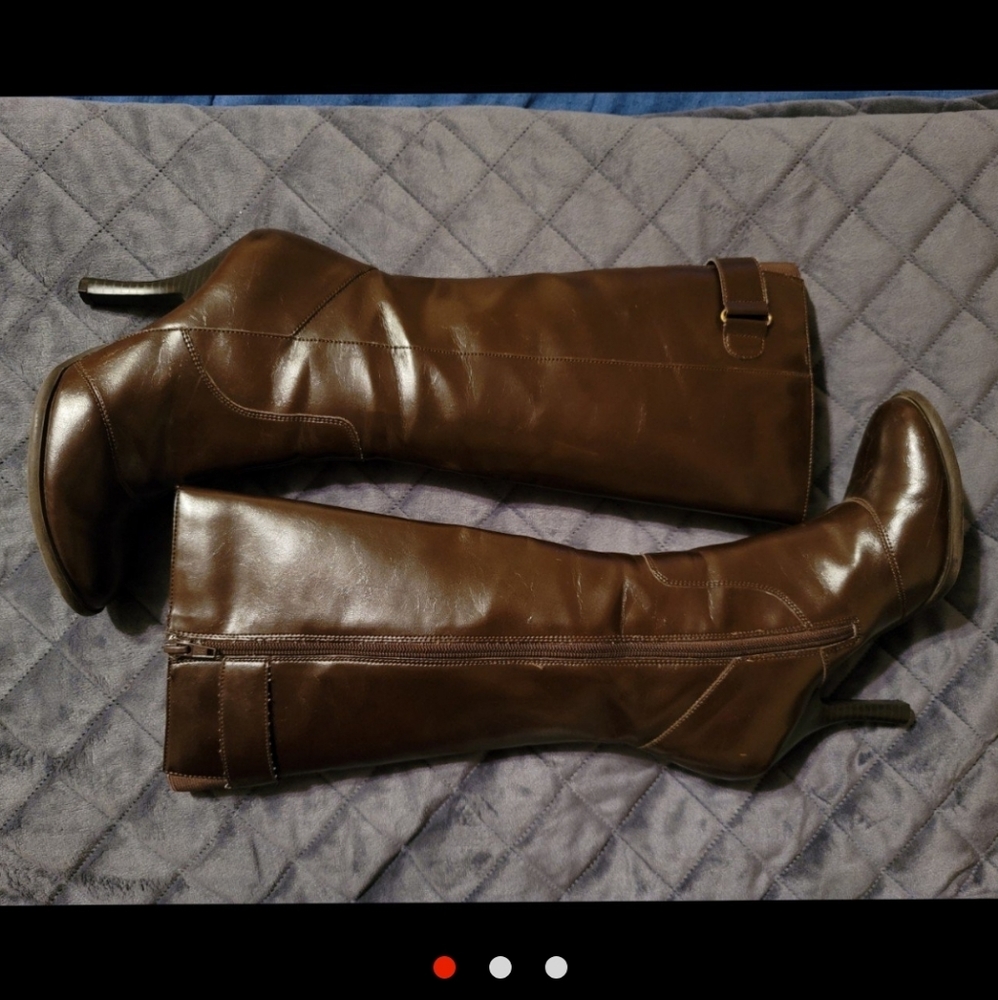 Leather heeled boots